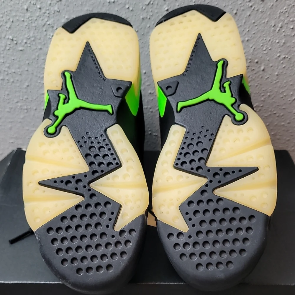 Air Jordan Retro 6s Kids Black and Neon Green High-Tops Size 4